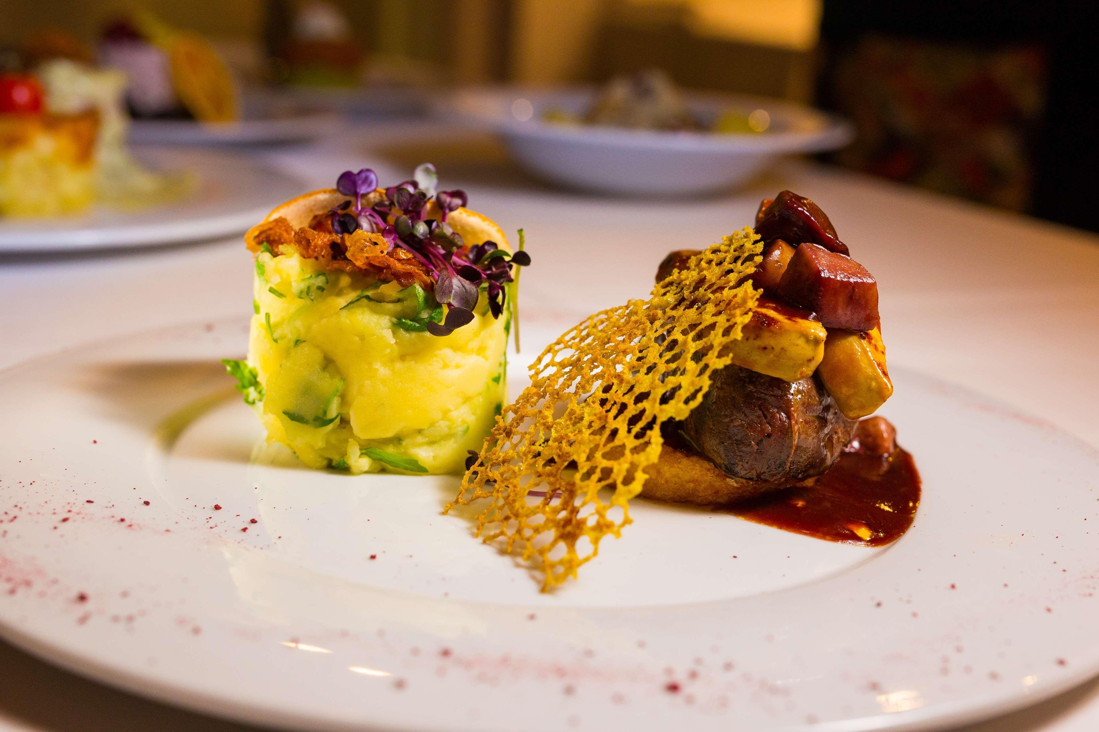 Hotel Golden Tulip Ana Tower Sibiu Luaran gambar
