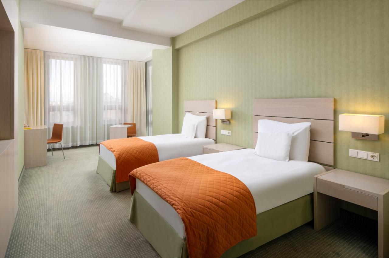 Hotel Golden Tulip Ana Tower Sibiu Luaran gambar