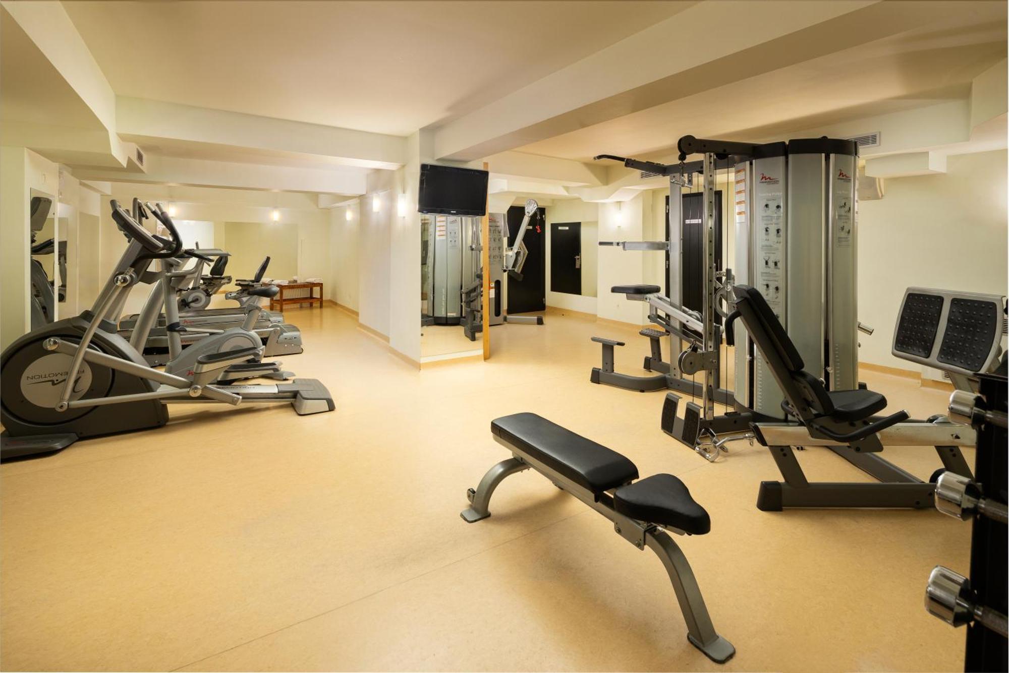 Hotel Golden Tulip Ana Tower Sibiu Luaran gambar