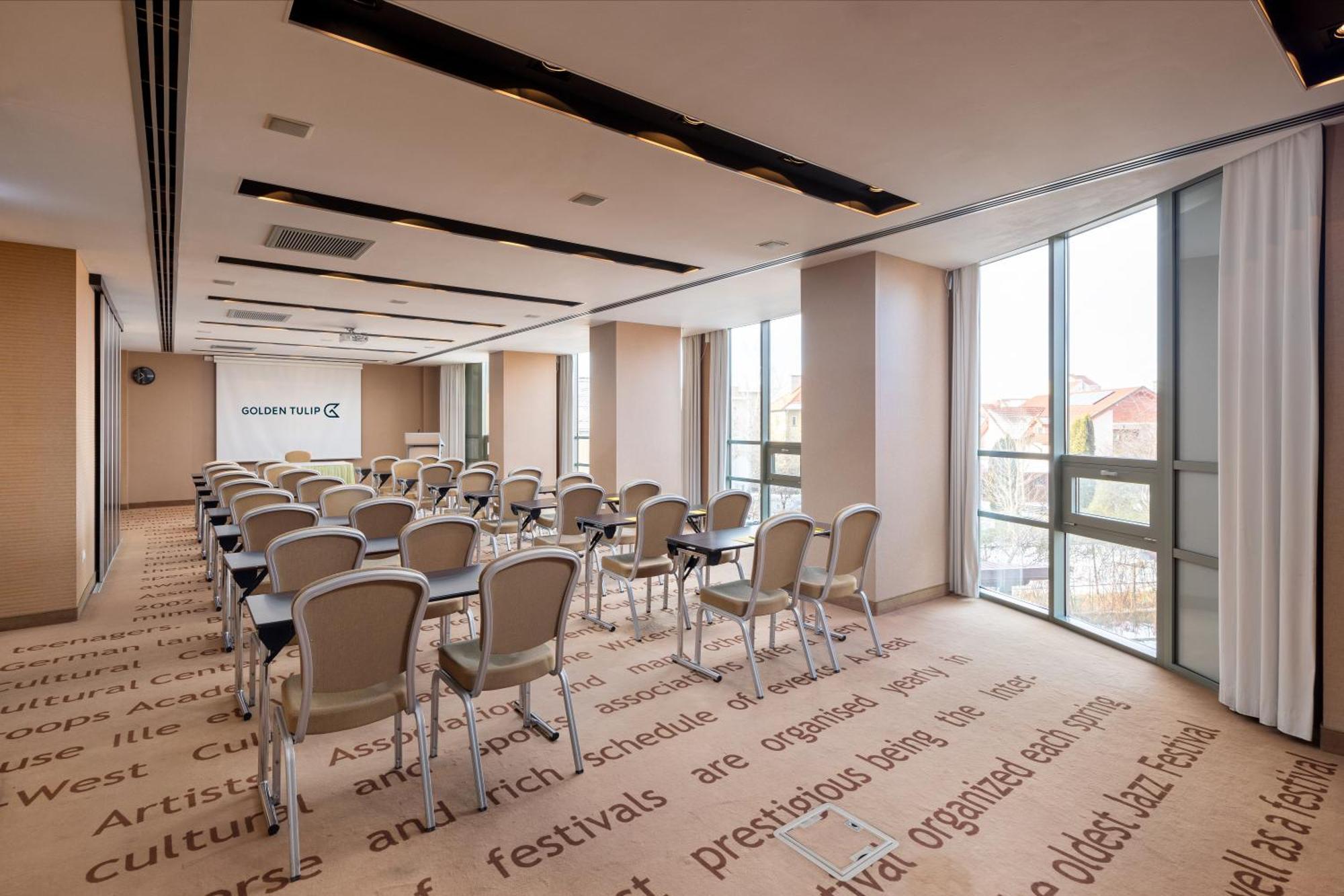 Hotel Golden Tulip Ana Tower Sibiu Luaran gambar