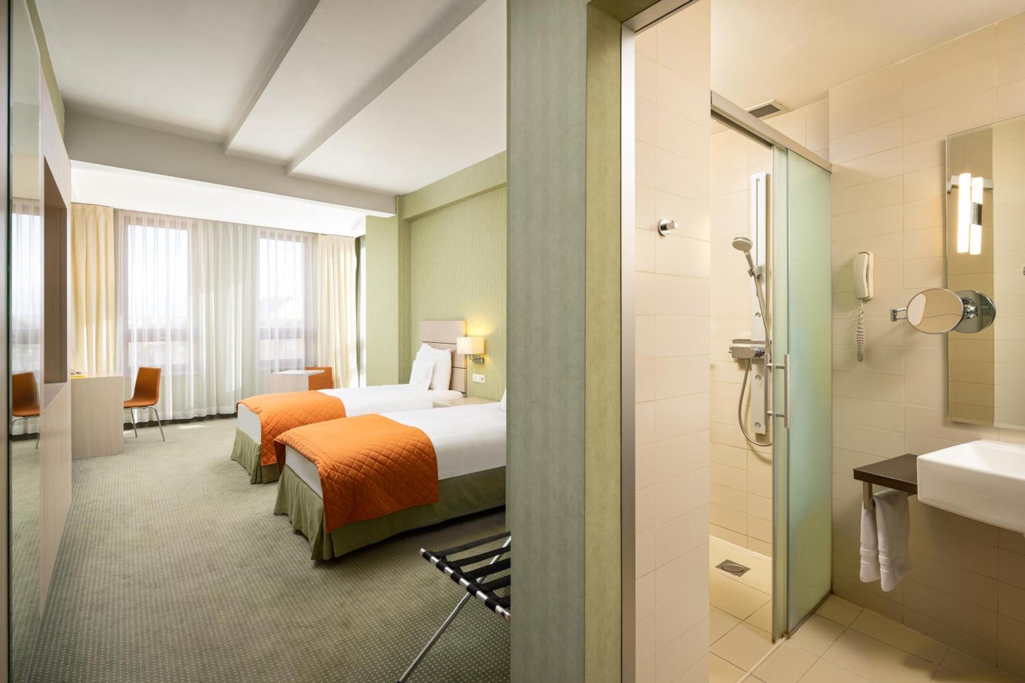 Hotel Golden Tulip Ana Tower Sibiu Luaran gambar